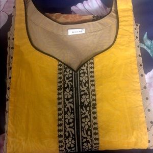 Women’s yellow hand print Kamiz/Kurti. Brand new